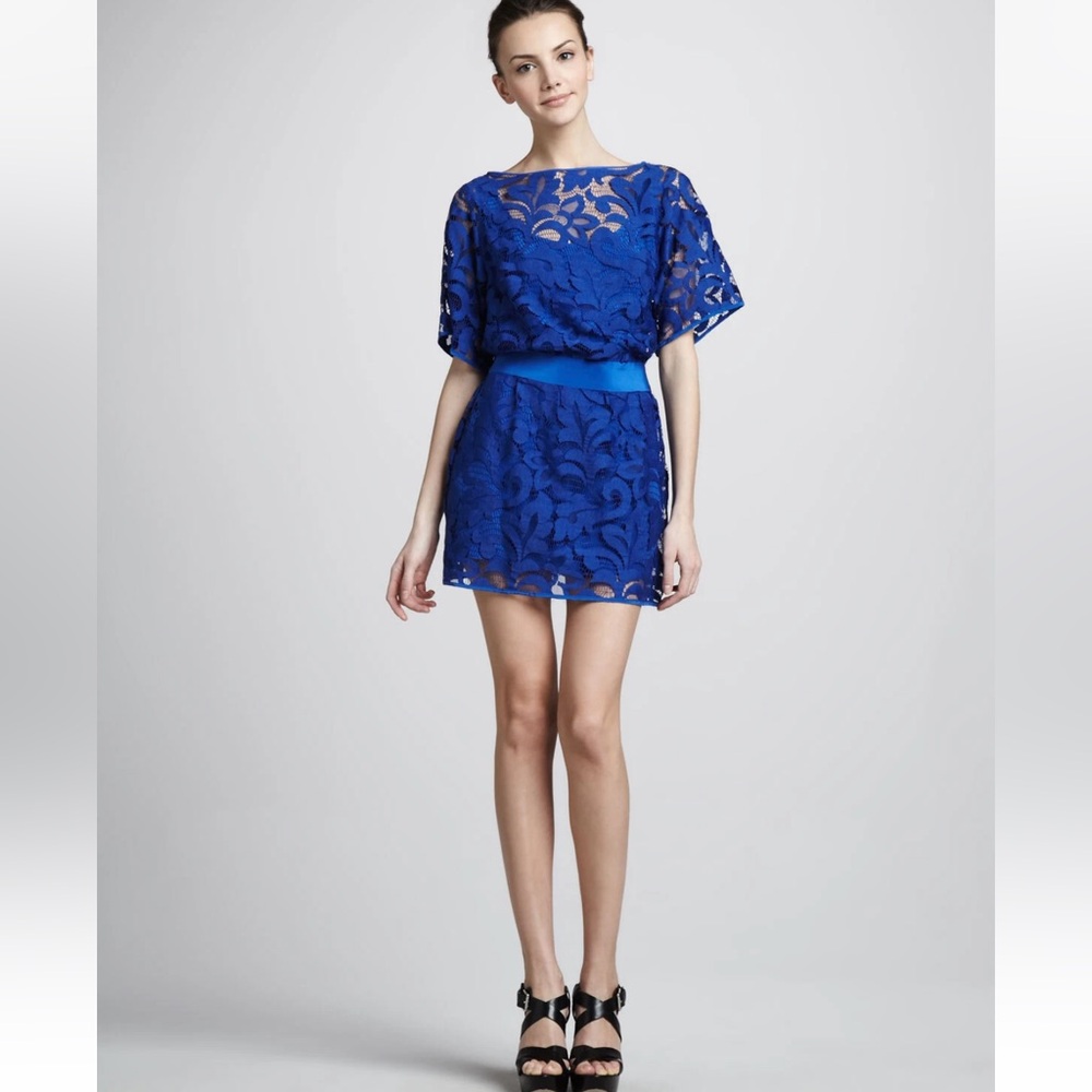Milly womens size 4 silk bateau neckline short sleeve Royal Blue Lace Mini Dress